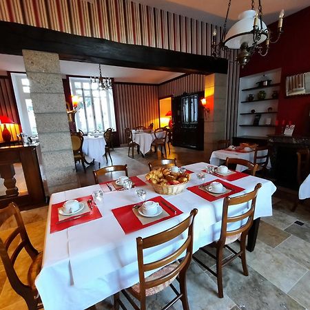 Hotel De La Barbacane Tiffauges Kültér fotó